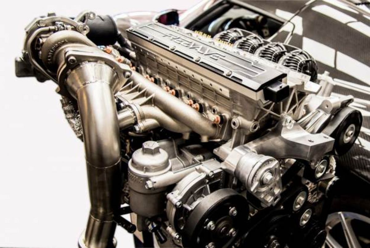 &Sigma;&tau;&eta;&nu; &pi;&alpha;&rho;&alpha;&gamma;&omega;&gamma;ή &omicron; &kappa;&iota;&nu;&eta;&tau;ή&rho;&alpha;&sigmaf; &chi;&omega;&rho;ί&sigmaf; &epsilon;&kappa;&kappa;&epsilon;&nu;&tau;&rho;&omicron;&phi;ό&rho;&omicron;&upsilon;&sigmaf; &tau;&eta;&sigmaf; Koenigsegg